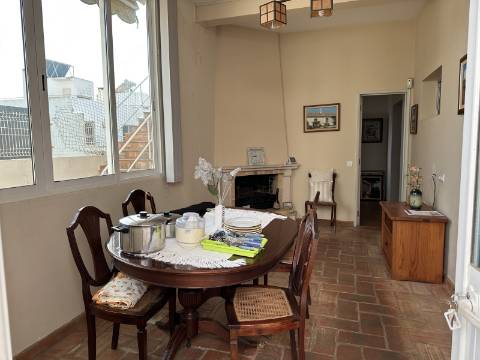 Moradia térrea T3 no centro de Moncarapacho com garagem!