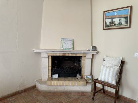 Moradia térrea T3 no centro de Moncarapacho com garagem!