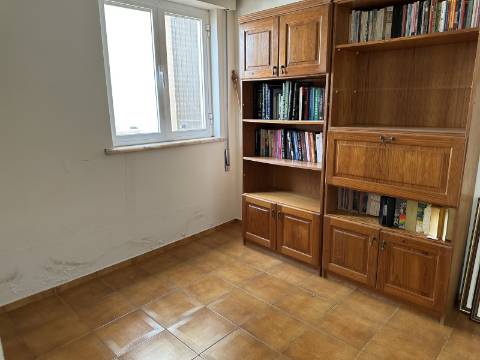 Moradia térrea T3 no centro de Moncarapacho com garagem!