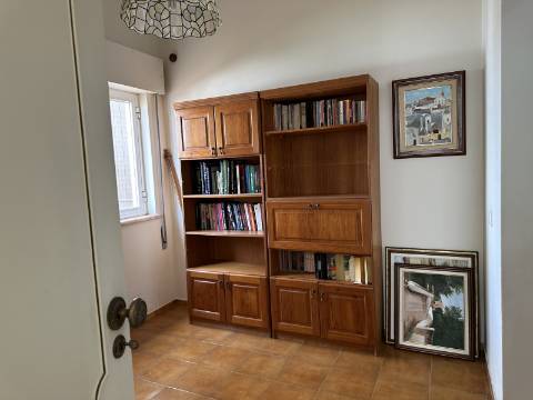 Moradia térrea T3 no centro de Moncarapacho com garagem!