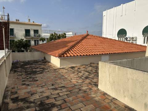 Moradia térrea T3 no centro de Moncarapacho com garagem!