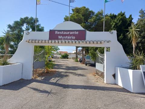 Restaurante com Café e Bar com Estacionamento privado e terreno Monte Francisco