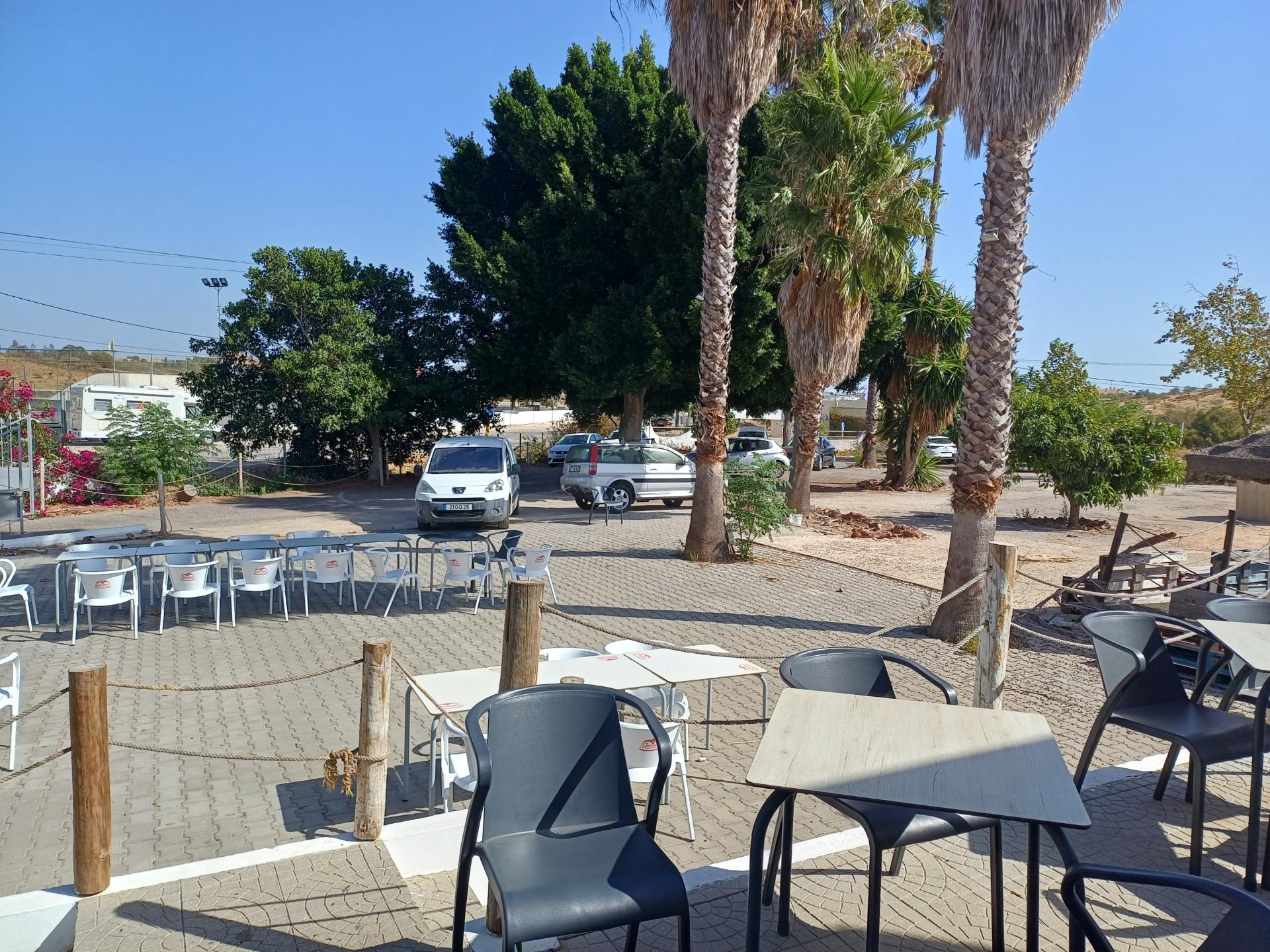 Restaurante com Café e Bar com Estacionamento privado e terreno Monte Francisco