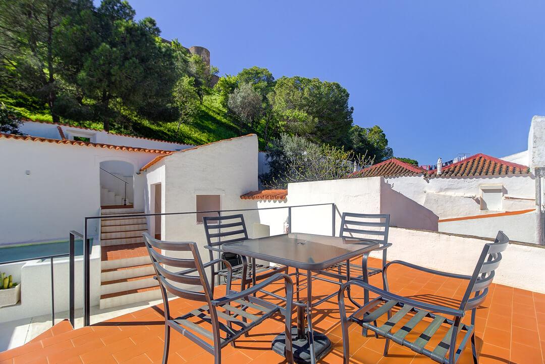 Duplex de Charme em Mosteiro Histórico com Terraço e Vista para o Castelo