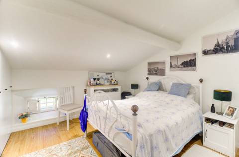 Duplex de Charme em Mosteiro Histórico com Terraço e Vista para o Castelo