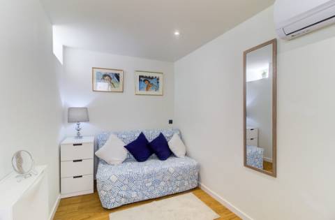 Duplex de Charme em Mosteiro Histórico com Terraço e Vista para o Castelo