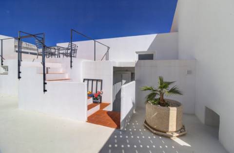 Duplex de Charme em Mosteiro Histórico com Terraço e Vista para o Castelo