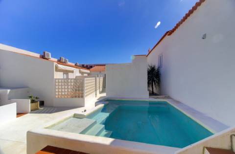 Duplex de Charme em Mosteiro Histórico com Terraço e Vista para o Castelo