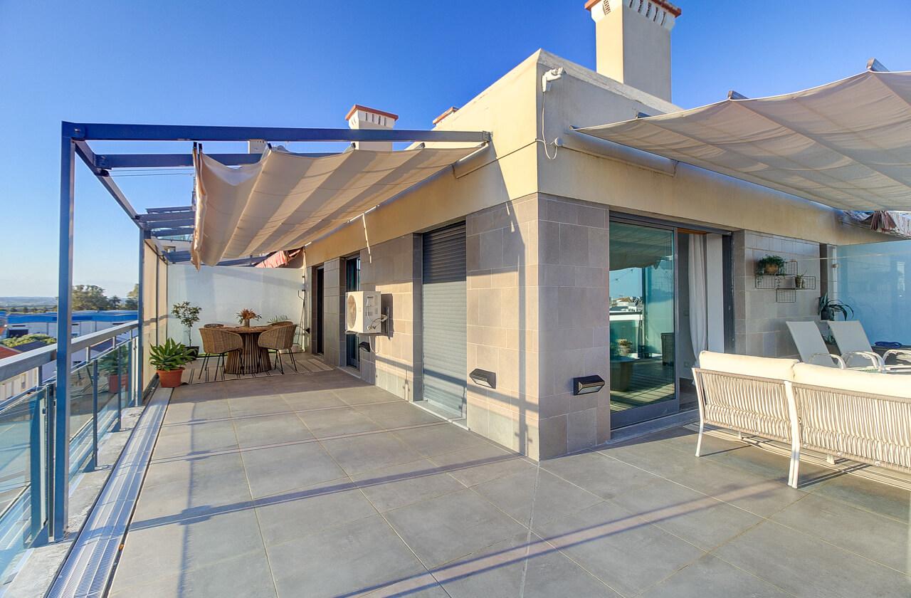 Penthouse de Prestígio com Terraço Panorâmico e Vista Rio e Mar | Vila Real de Santo António