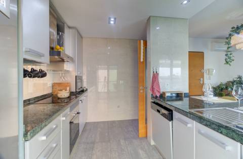 Penthouse de Prestígio com Terraço Panorâmico e Vista Rio e Mar | Vila Real de Santo António