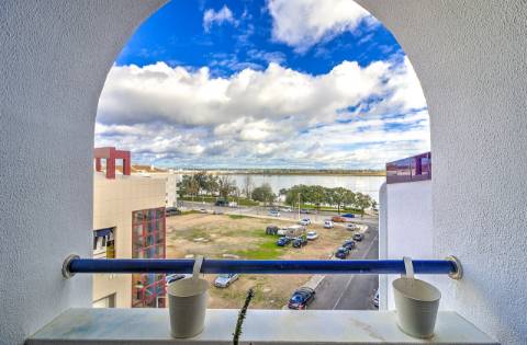 Duplex de prestígio com garagem privativa e vista rio - Vila Real de Santo António