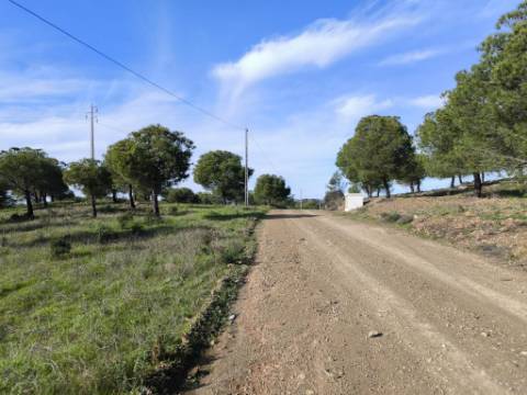 TERRENO COM 96.120 m² - COM POSSIBILIDADE DE CONSTRUÇÃO - VISTA LAGO - HABITAÇÃO E/OU TURISMO - PRÓXIMO À FOZ DE ODELEITE - CASTRO MARIM - ALGARVE
