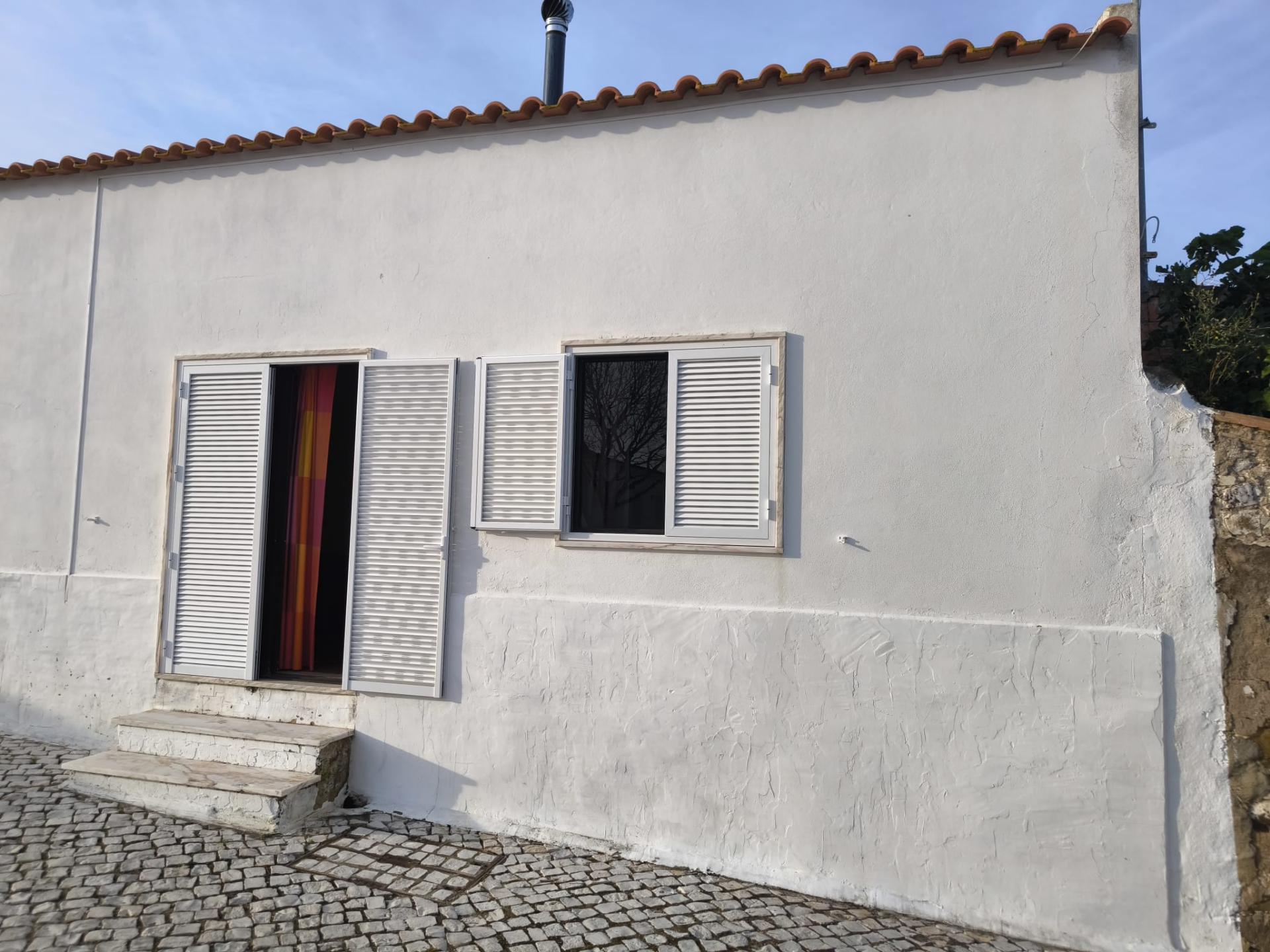 MORADIA T1 - ARRENDAMENTO ANUAL - NO CENTRO DA ALDEIA DO AZINHAL EM CASTRO MARIM - ALGARVE