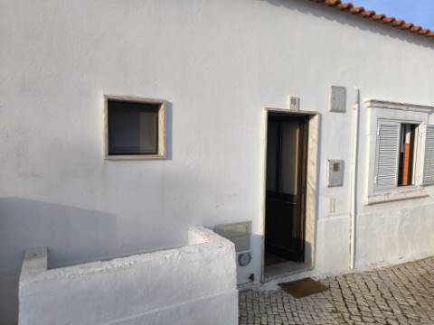 MORADIA T1 - ARRENDAMENTO ANUAL - NO CENTRO DA ALDEIA DO AZINHAL EM CASTRO MARIM - ALGARVE