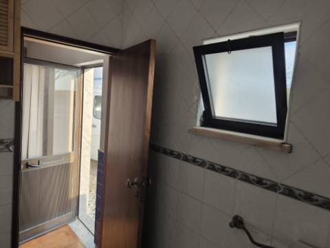 MORADIA T1 - ARRENDAMENTO ANUAL - NO CENTRO DA ALDEIA DO AZINHAL EM CASTRO MARIM - ALGARVE