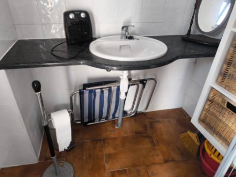 MORADIA T1 - ARRENDAMENTO ANUAL - NO CENTRO DA ALDEIA DO AZINHAL EM CASTRO MARIM - ALGARVE