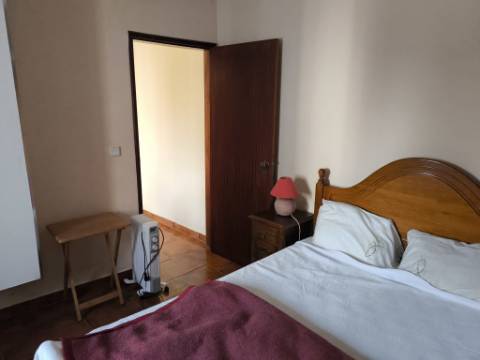 MORADIA T1 - ARRENDAMENTO ANUAL - NO CENTRO DA ALDEIA DO AZINHAL EM CASTRO MARIM - ALGARVE