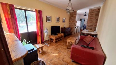 MORADIA T1 - ARRENDAMENTO ANUAL - NO CENTRO DA ALDEIA DO AZINHAL EM CASTRO MARIM - ALGARVE