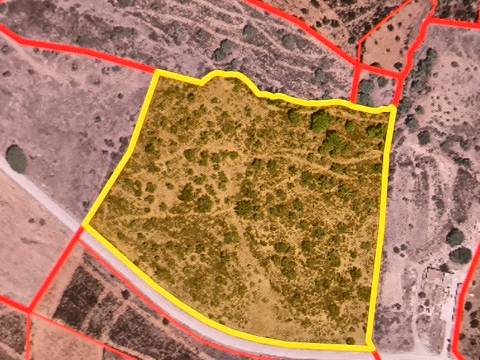 TERRENO RÚSTICO COM 3.4 HECTARES - COM POSSIBILIDADE DE CONSTRUÇÃO DE ARMAZÉM AGRICOLA - PRÓXIMO A ALDEIA DO AZINHAL EM CASTRO MARIM - ALGARVE