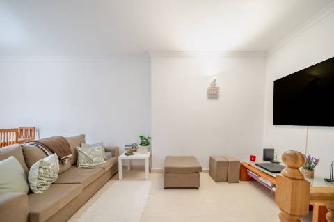 Apartamento T3 Transformado em T2 e T1 - VRSA