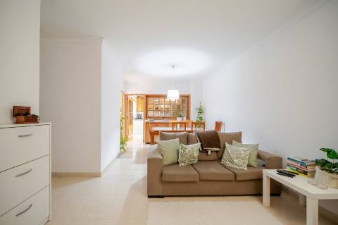 Apartamento T3 Transformado em T2 e T1 - VRSA