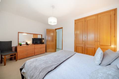 Apartamento T3 Transformado em T2 e T1 - VRSA