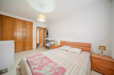 Apartamento T3 Transformado em T2 e T1 - VRSA