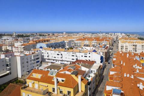 Apartamento T3 Transformado em T2 e T1 - VRSA