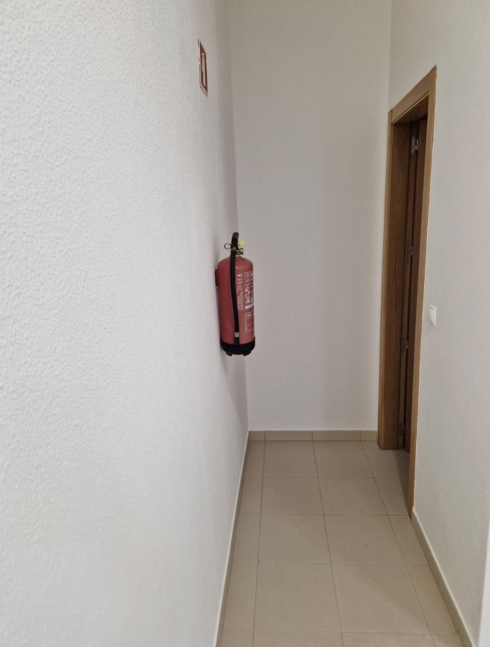 Loja em Monte Gordo - 400m da Praia