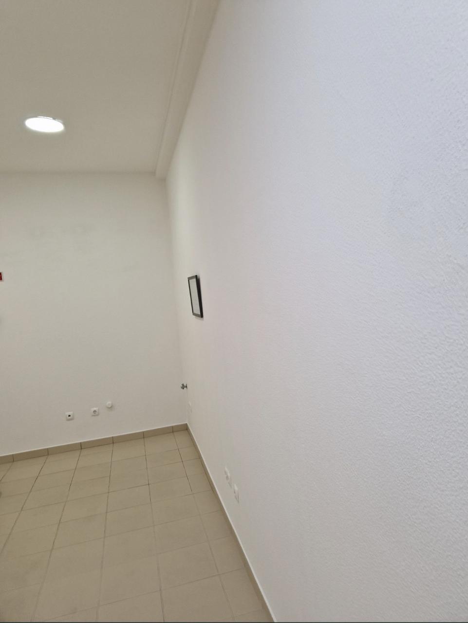 Loja em Monte Gordo - 400m da Praia