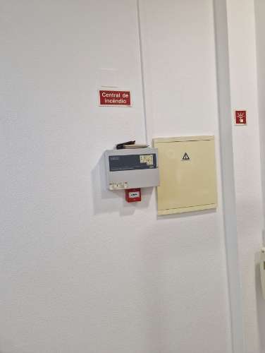 Loja em Monte Gordo - 400m da Praia