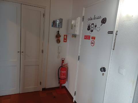 Apartamento T1 c/Elevador
