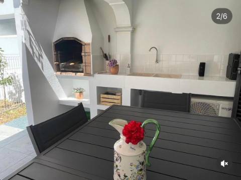 Moradia V2+2 Manta Rota com Piscina situada a 800 mts da Praia para Arrendamento Sazonal de Outubro a Maio