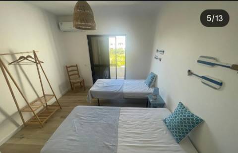 Moradia V2+2 Manta Rota com Piscina situada a 800 mts da Praia para Arrendamento Sazonal de Outubro a Maio