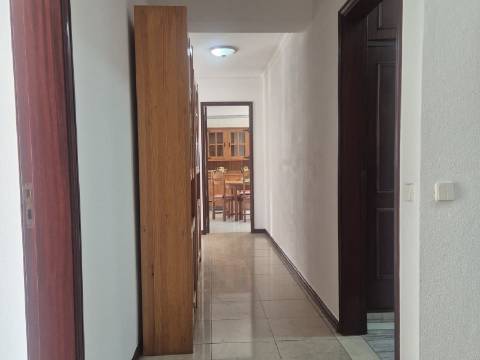Apartamento T3 para arrendamento anual em Vila Real de Santo António