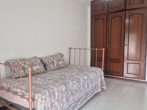 Apartamento T3 para arrendamento anual em Vila Real de Santo António