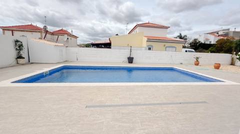 Moradia T3 com Pátio e Piscina em Quinta do Sobral, Castro Marim