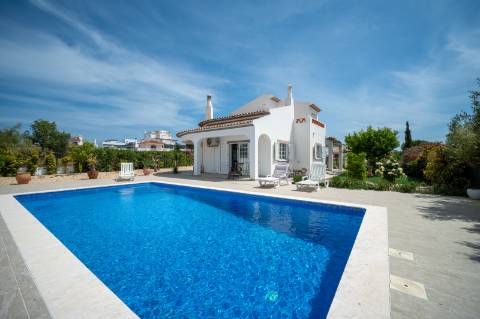 Moradia T3 com Pátio e Piscina em Quinta do Sobral, Castro Marim
