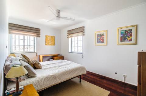 Apartamento T2 com vistas panorâmicas sobre o rio e o oceano