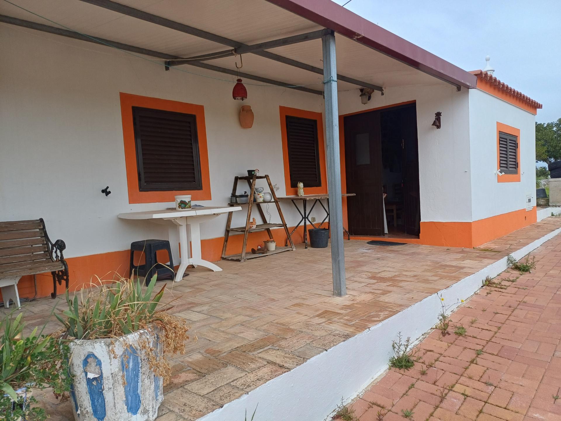 Casa Térrea T2 mobilada com vista sob o Rio Guadiana para Arrendamento Anual.