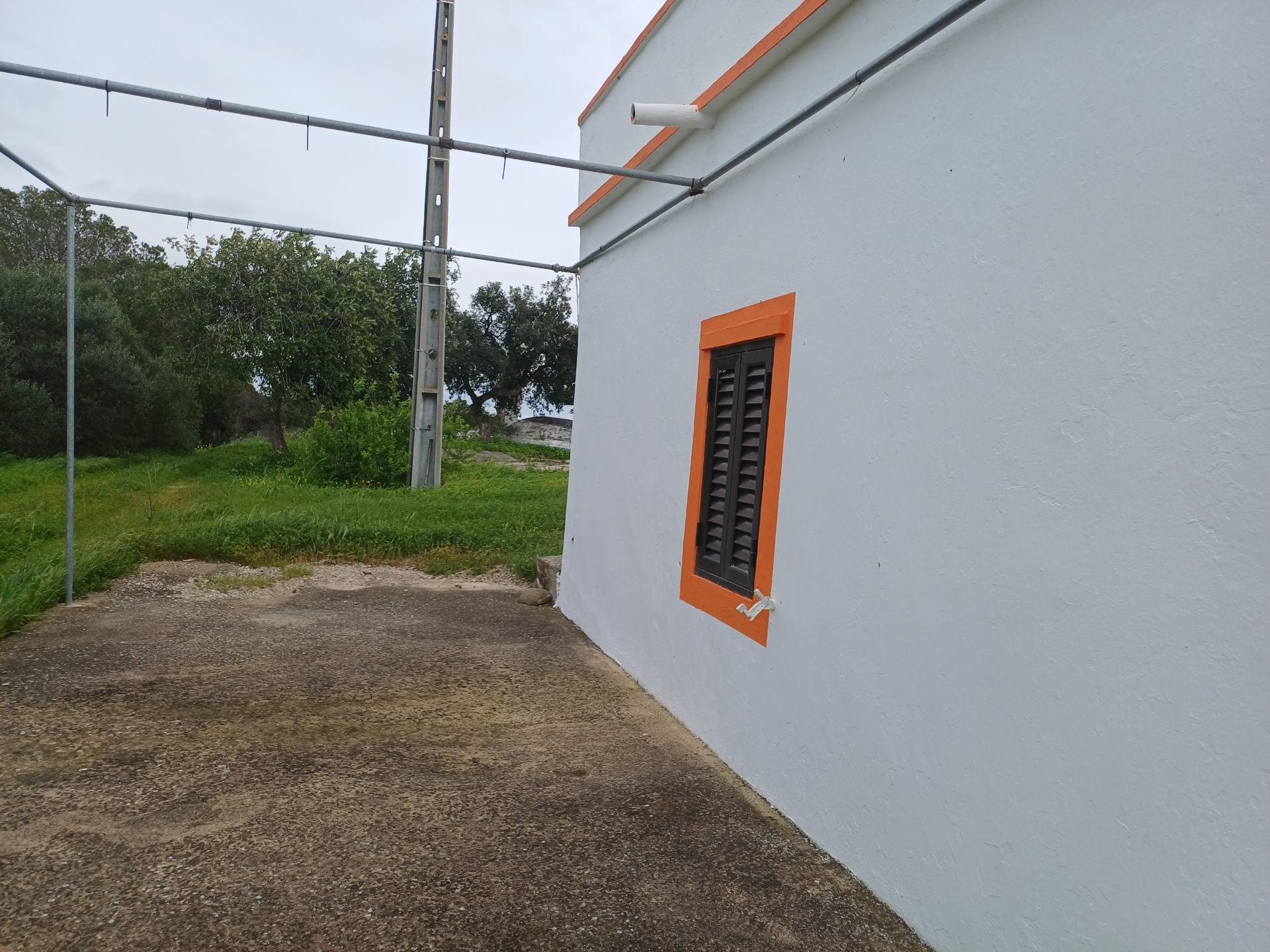 Casa Térrea T2 mobilada com vista sob o Rio Guadiana para Arrendamento Anual.