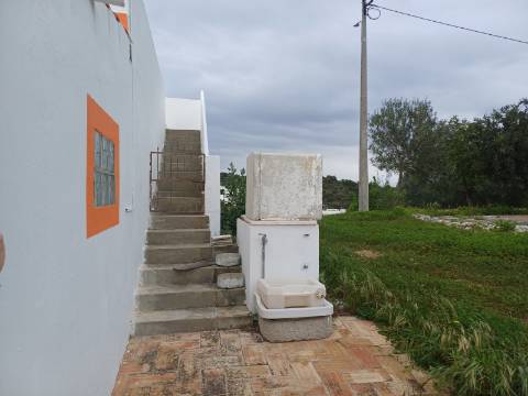 Casa Térrea T2 mobilada com vista sob o Rio Guadiana para Arrendamento Anual.