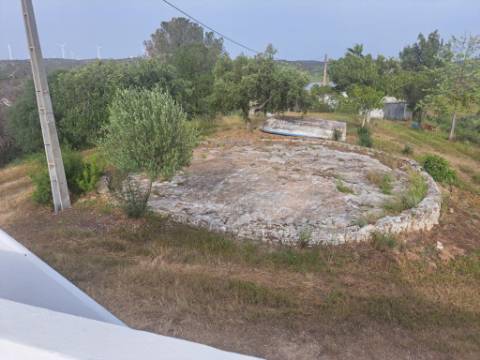 Casa Térrea T2 mobilada com vista sob o Rio Guadiana para Arrendamento Anual.