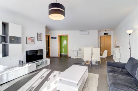 Elegante T2 no rés-do-chão com estilo de vida de resort em VRSA