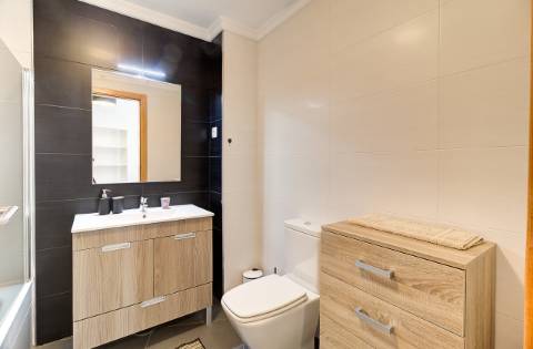 Elegante T2 no rés-do-chão com estilo de vida de resort em VRSA