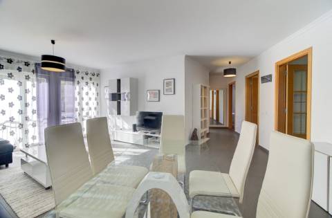 Elegante T2 no rés-do-chão com estilo de vida de resort em VRSA