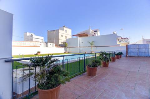 Elegante T2 no rés-do-chão com estilo de vida de resort em VRSA