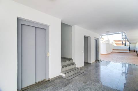 Elegante T2 no rés-do-chão com estilo de vida de resort em VRSA