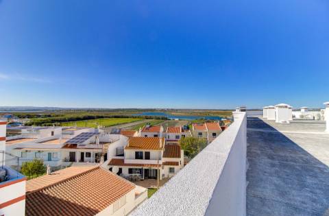 Elegante T2 no rés-do-chão com estilo de vida de resort em VRSA