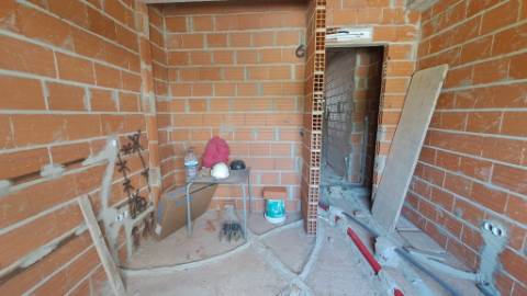 Apartamento T2 r/c elevado com linhas direitas em Tavira